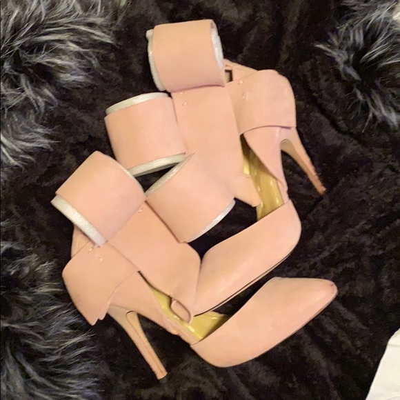 Amirah Shoes - Amninah Abdul Jillil